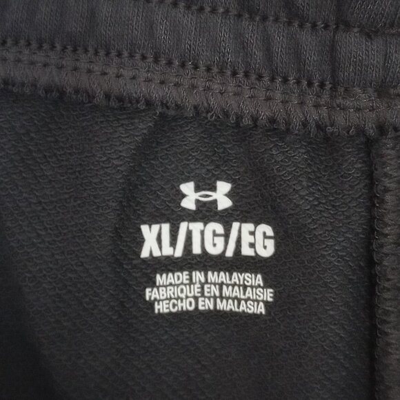 Under Armour Men's Black Rival Terry Loose Fit Drawstring 6-Inch Shorts - Picture 3 of 8